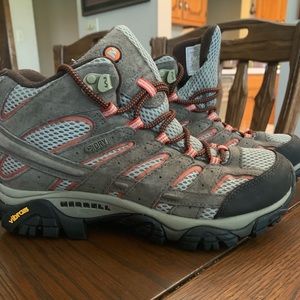 Merrell Women’s Moab 2 Mid Waterproof Hiking Boots